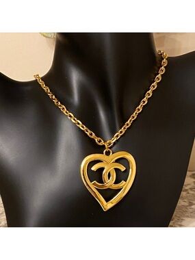 CHANEL Gold Heart Pendant Necklace with Interlocking CC